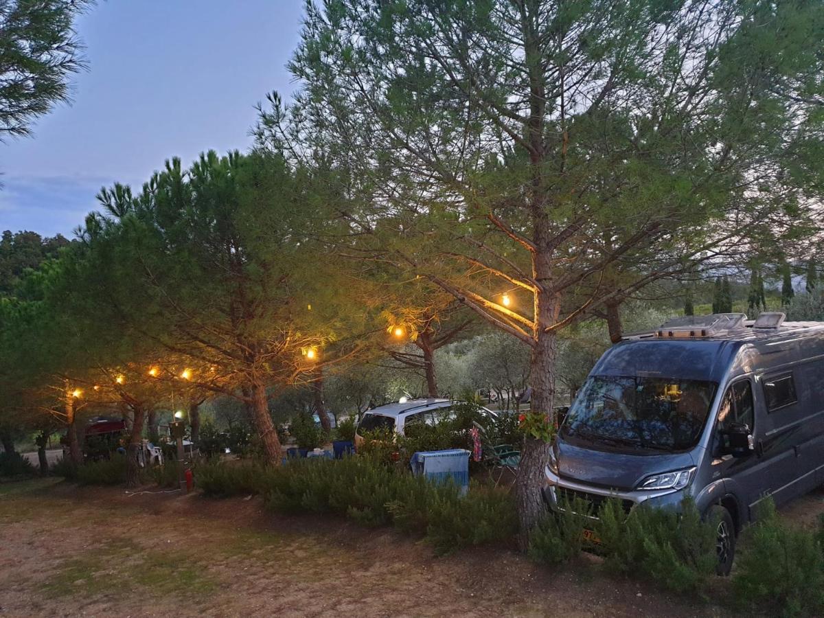 فندق Agricamping Poggio Ai Pini Wine Camping تْشيرتالدو المظهر الخارجي الصورة