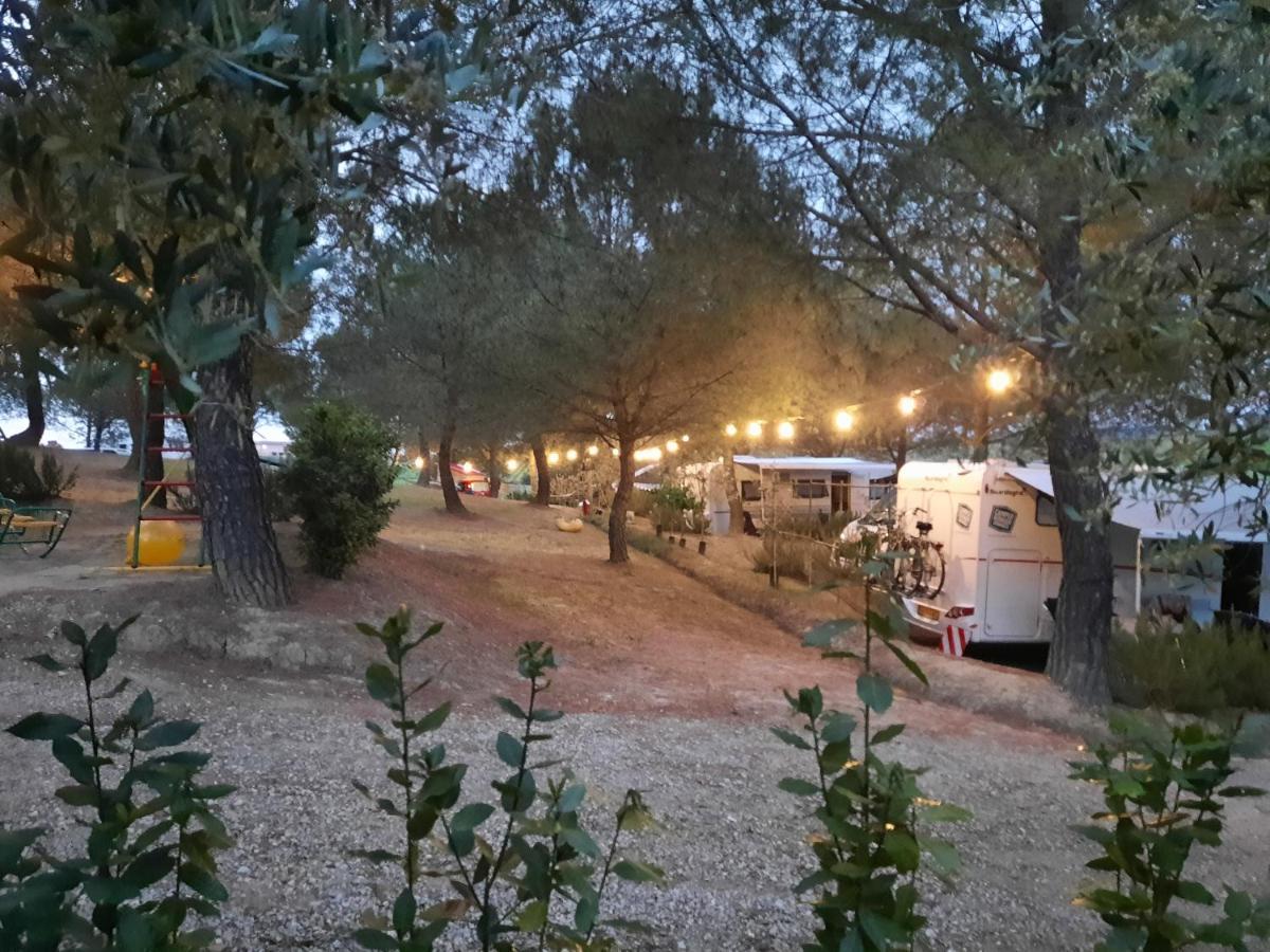 Agricamping Poggio Ai Pini Wine Camping تْشيرتالدو المظهر الخارجي الصورة